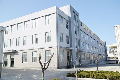 公司本著以人為本、誠信待人的理念，培養(yǎng)造就了一批專業(yè)人員